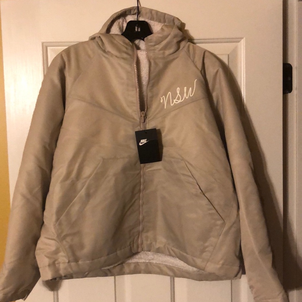NIKE women’s REVERSIBLE hooded jacket NWT